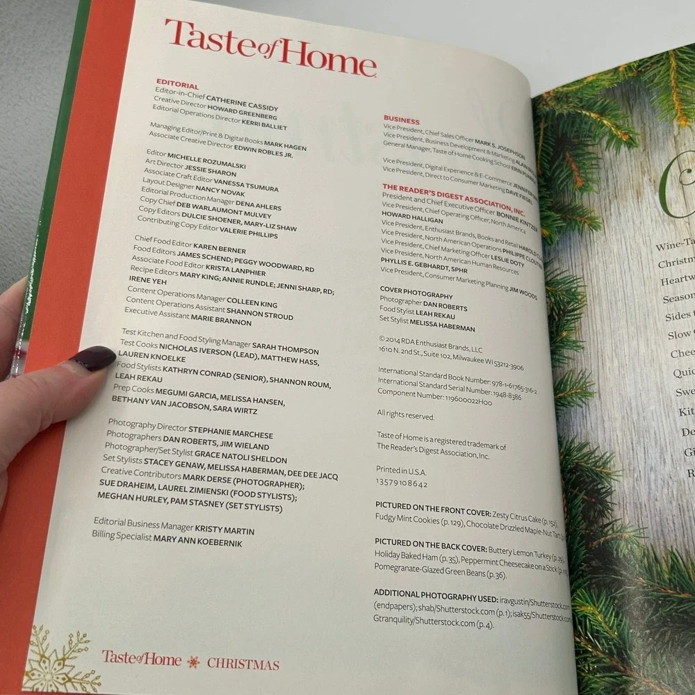 Taste of Home Christmas 2014 Hardcover Cookbook 325+ Holiday Recipes Crafts Tips
